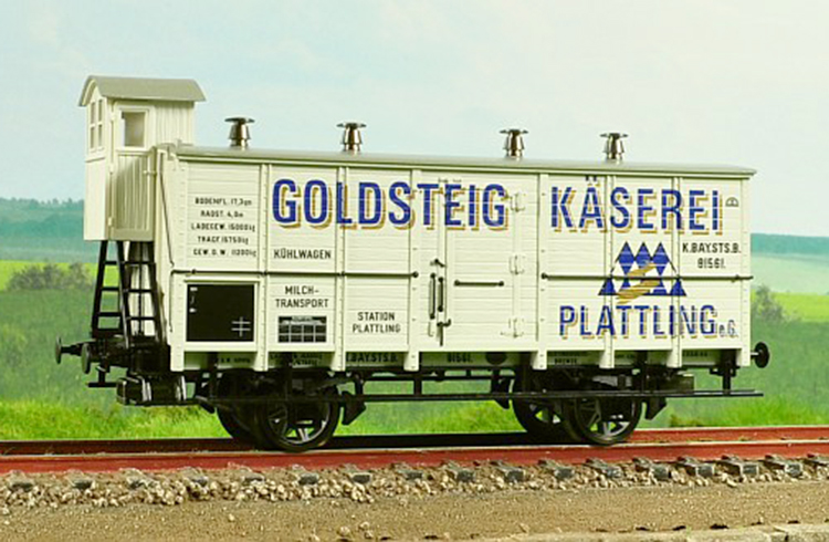 81 561